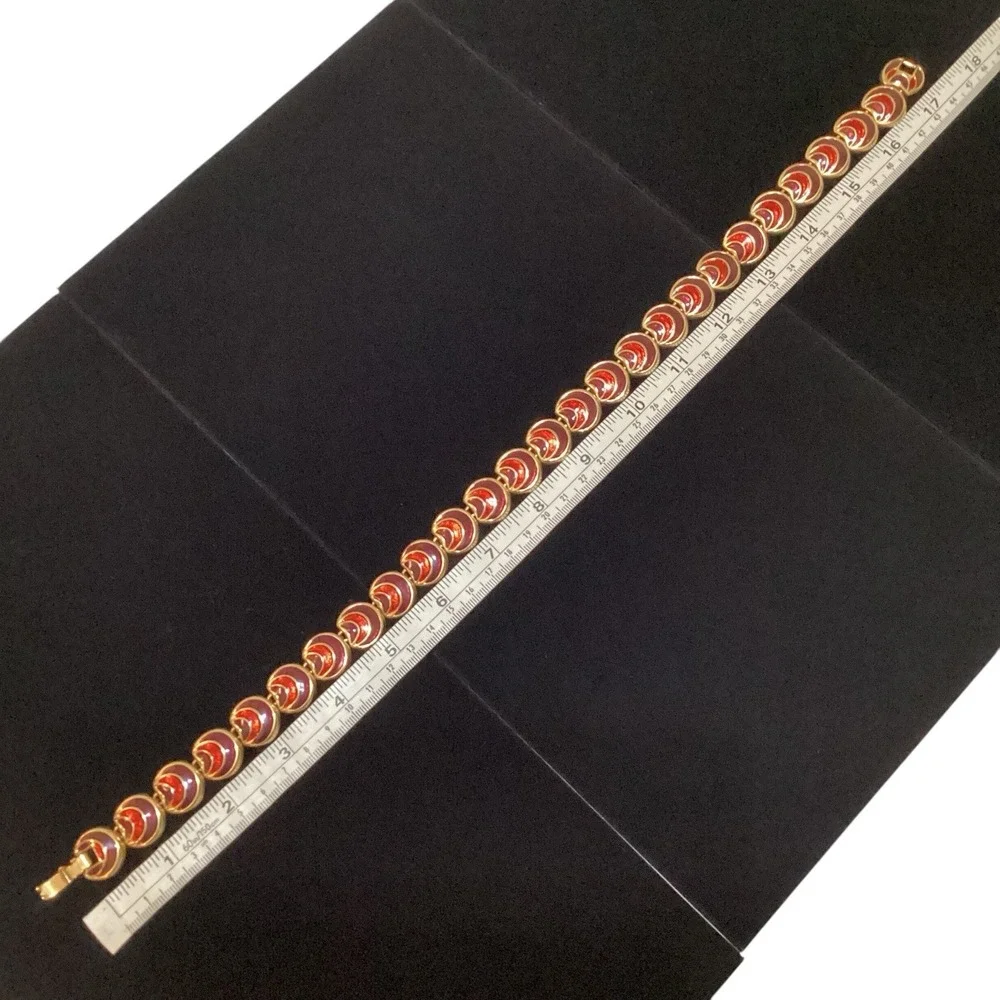 Vintage Gold Tone Red Enamel Scalloped Link Collar Necklace 17.5 Inch Statement